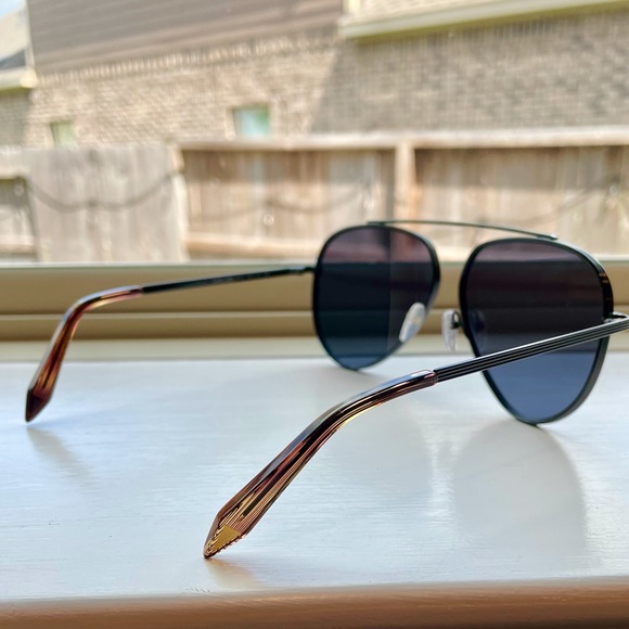 {Victoria Beckham} Sunglasses - Picture 2 of 9